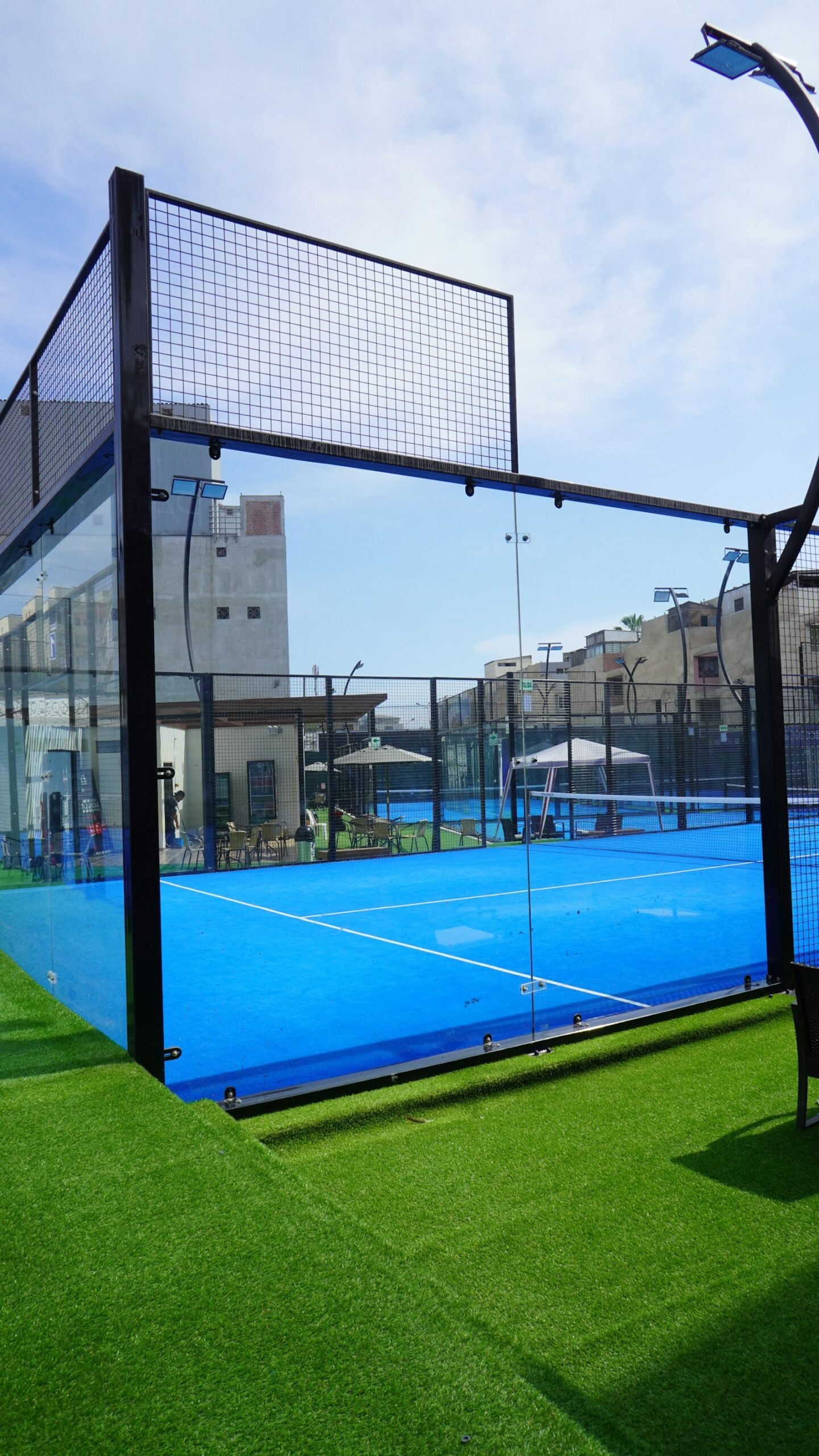 Terrain de padel bleu - Padelrix guide complet
