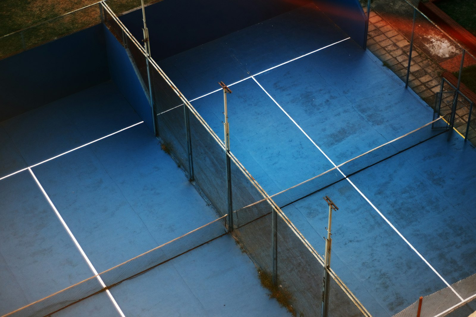 Terrain de padel bleu - guide des raquettes Bullpadel Padelrix