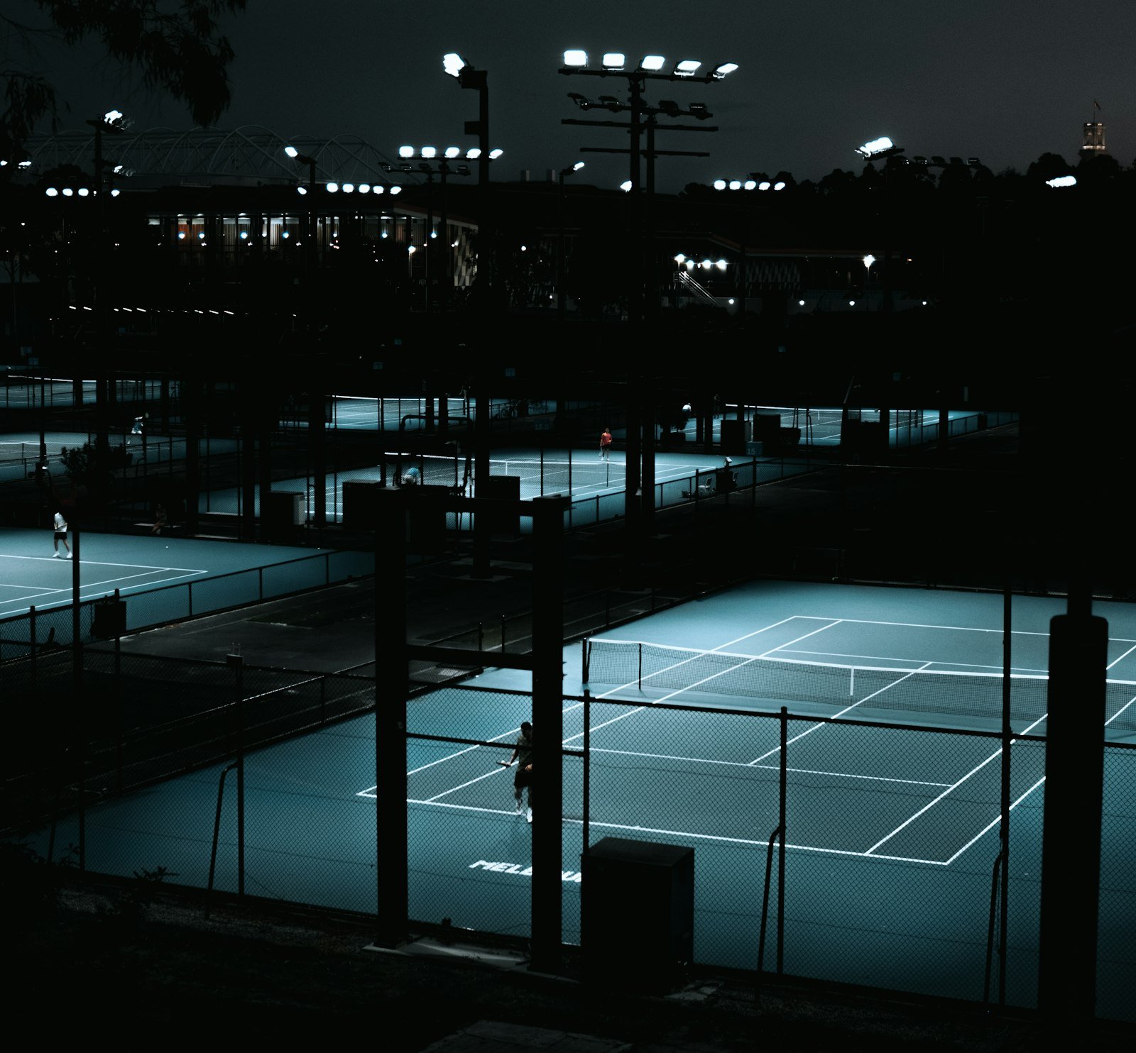 Terrain de padel illumine la nuit - raquettes expert competition 2026 Padelrix